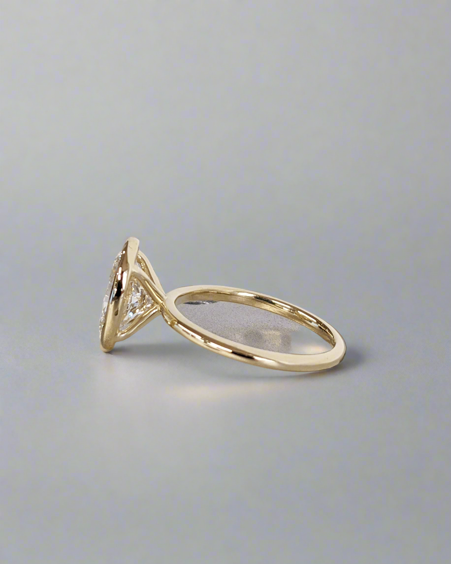 Engagement Ring - Oval Cut Moissanite Bezel Setting Solitaire Ring