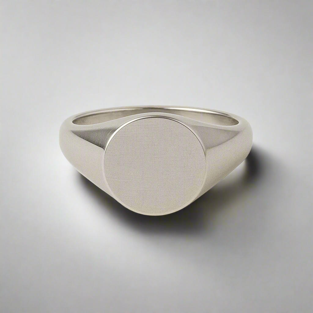 Signet Ring - Customisable Ladies Round Signet Ring – Perfect for Gifting